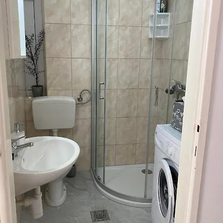 Sara Apartmán